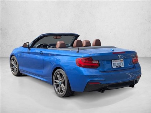 Used 2015 BMW M235i Convertible image 7