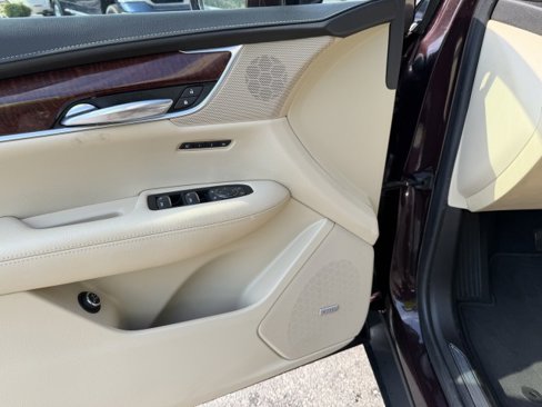 Used 2018 Cadillac XT5 Luxury w/ Driver Awareness Package image 11
