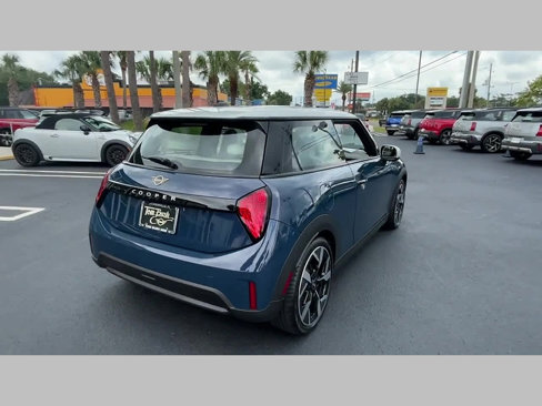 Certified 2025 MINI Cooper 2-Door Hardtop image 23