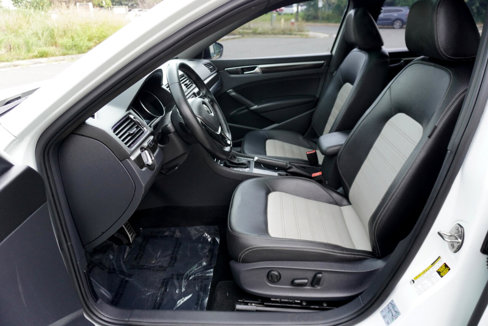 Used 2018 Volkswagen Passat 3.6 image 9