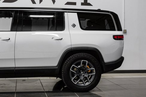 Used 2023 Rivian R1S Adventure image 19