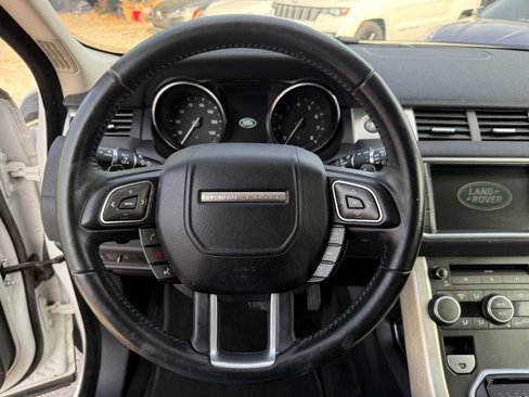 Used 2016 Land Rover Range Rover Evoque SE image 19