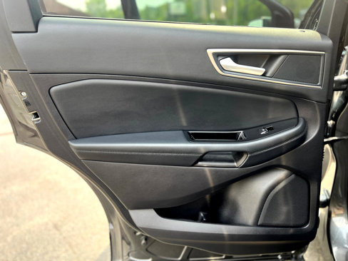 Used 2019 Ford Edge SEL w/ Equipment Group 201A image 39