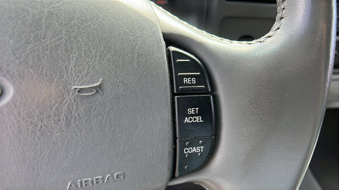 Used 2002 Ford Excursion XLT image 31