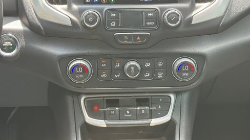 Used 2022 GMC Terrain SLT image 17