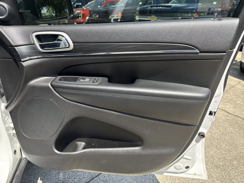 Used 2019 Jeep Grand Cherokee Limited w/ Luxury Group II image 14