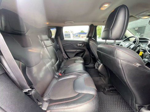 Used 2014 Jeep Cherokee Trailhawk w/ Cold Weather Group image 17
