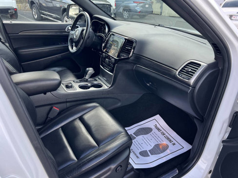 Used 2019 Jeep Grand Cherokee Limited image 12