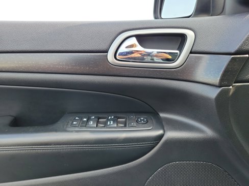 Used 2018 Jeep Grand Cherokee Laredo image 17