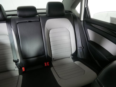 Used 2015 Volkswagen Passat 1.8T SE image 14