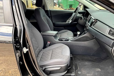 Used 2019 Kia Niro LX image 7