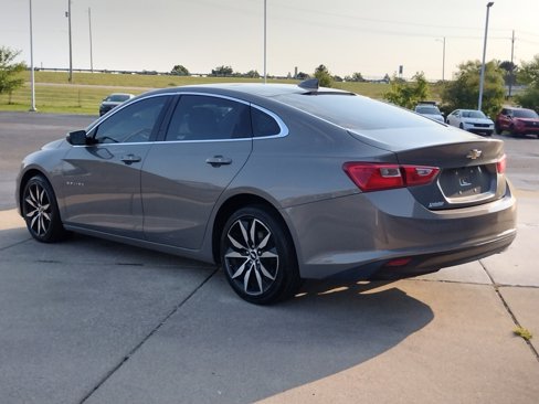 Used 2018 Chevrolet Malibu LT image 16