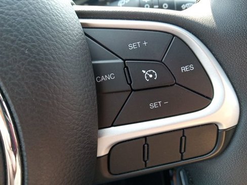 Used 2021 Jeep Compass Latitude image 18
