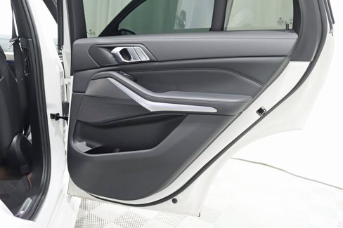 Used 2022 BMW X5 xDrive40i w/ M Sport Package image 38