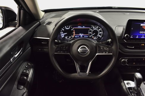 Used 2022 Nissan Altima 2.5 SV image 12