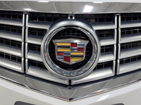 Used 2015 Cadillac SRX Luxury w/ Driver Awareness Package image 17