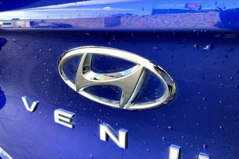 Used 2023 Hyundai Venue Limited image 29
