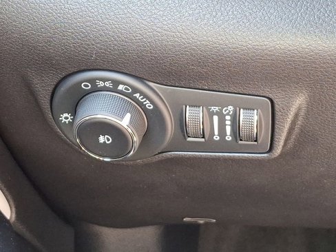 Used 2024 Jeep Compass Limited image 23
