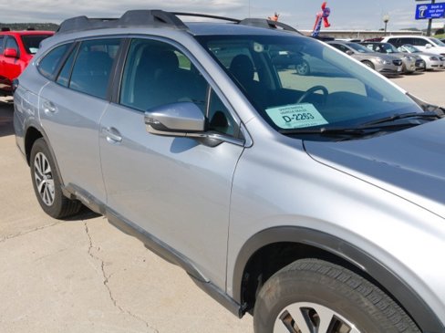 Used 2020 Subaru Outback image 9