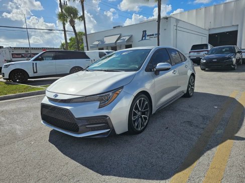 Used 2020 Toyota Corolla SE image 2