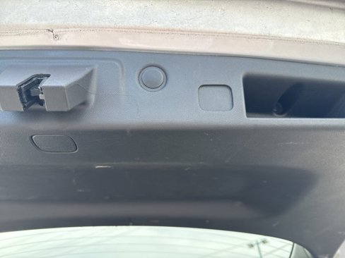 Used 2021 Chevrolet Equinox LS w/ LS Convenience Package image 39