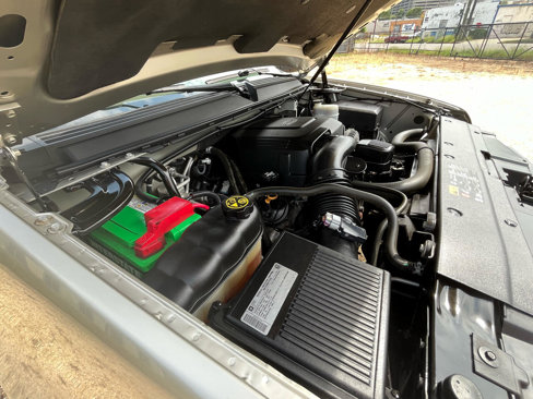 Used 2014 Chevrolet Suburban LT image 21