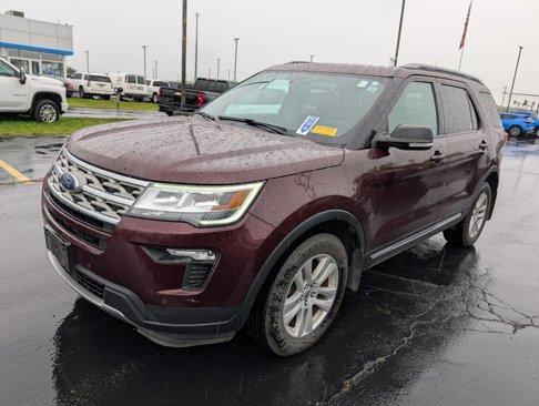 Used 2018 Ford Explorer XLT w/ Equipment Group 202A image 4
