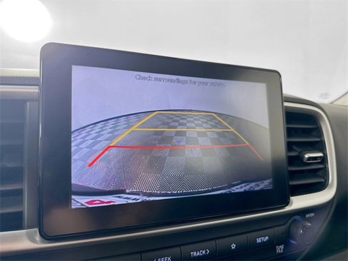 Used 2022 Hyundai Venue SEL image 9