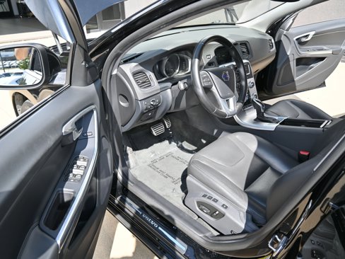 Used 2017 Volvo V60 T5 Premier w/ Convenience Package image 20