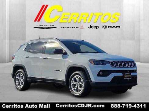 New 2025 Jeep Compass Latitude image 1