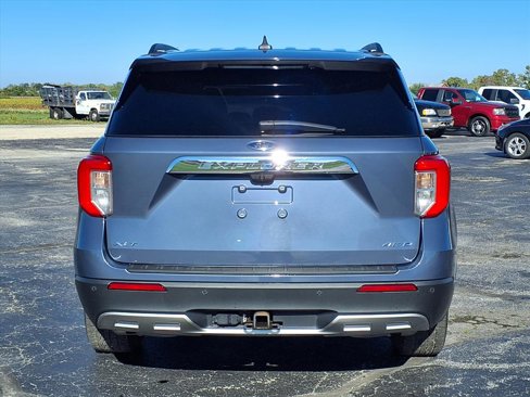 Used 2021 Ford Explorer XLT w/ Equipment Group 202A image 6