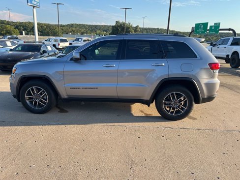 Used 2020 Jeep Grand Cherokee Laredo w/ Laredo X Package image 4