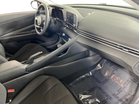 Used 2023 Hyundai Elantra SEL image 26