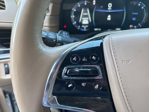 Certified 2019 Cadillac Escalade Platinum image 32