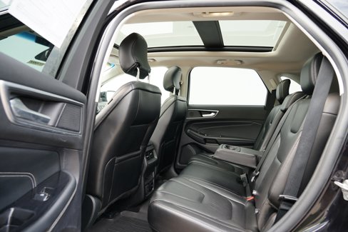 Used 2019 Ford Edge Titanium image 19