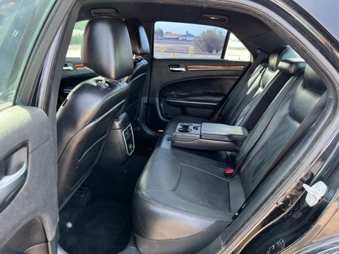 Used 2014 Chrysler 300 image 22