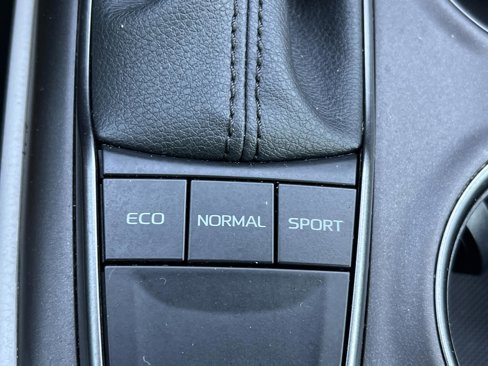 Used 2023 Toyota Camry SE image 20