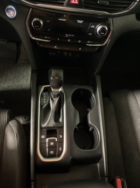 Used 2020 Hyundai Santa Fe SEL w/ Convenience Package image 26