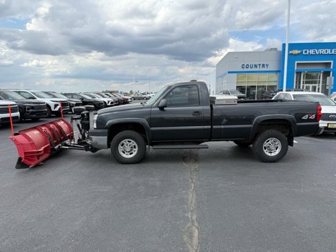 Used 2004 Chevrolet Silverado 2500 LS w/ Heavy-Duty Power Package image 2