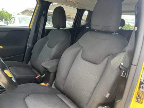 Used 2015 Jeep Renegade Latitude w/ Cold Weather Group II image 15