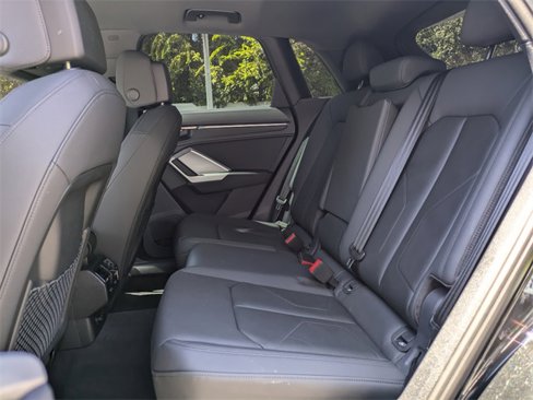 Used 2022 Audi Q3 2.0T Premium Plus image 5