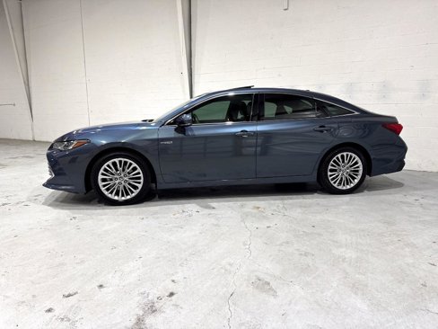 Used 2020 Toyota Avalon Limited image 21