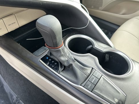 Certified 2022 Toyota Camry LE image 23