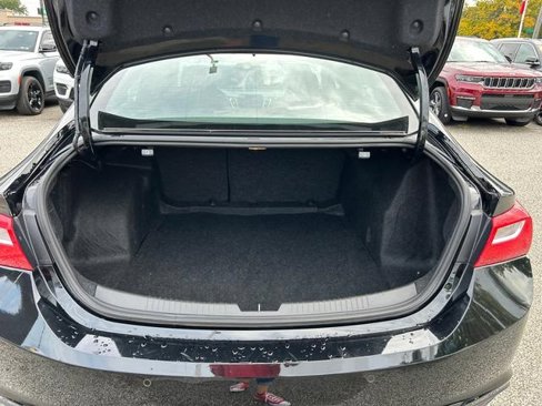Used 2024 Chevrolet Malibu LT image 26