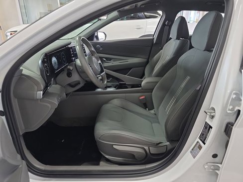 Certified 2021 Hyundai Elantra SEL w/ Convenience Package image 4