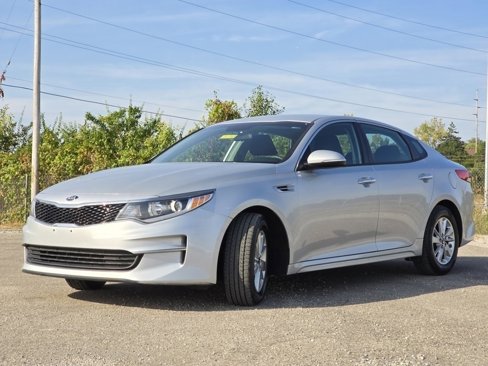 Used 2017 Kia Optima LX image 18