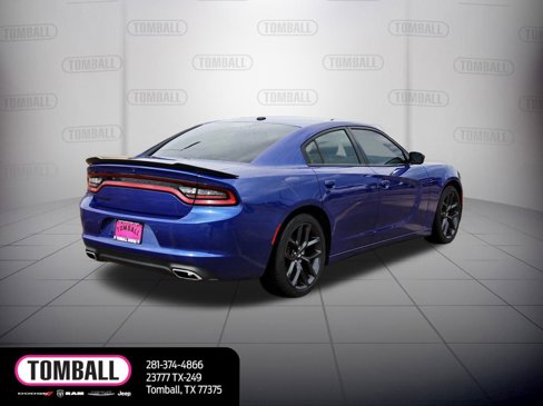 Used 2021 Dodge Charger SXT w/ Blacktop Package image 8