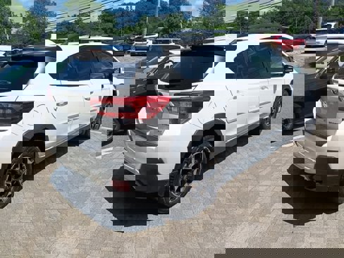Used 2019 Subaru Crosstrek 2.0i Premium w/ Moonroof Package image 6