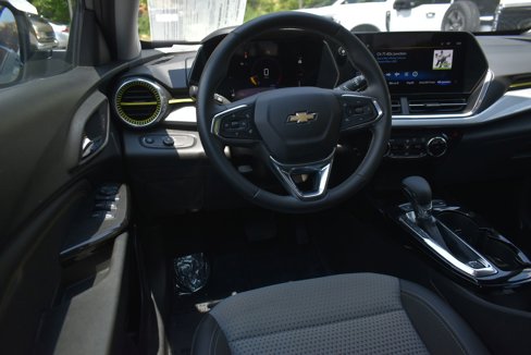 Used 2024 Chevrolet Trax LT w/ Driver Confidence Package image 16