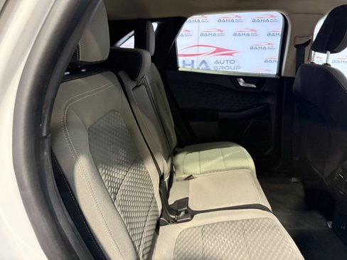 Used 2020 Ford Escape SE image 40